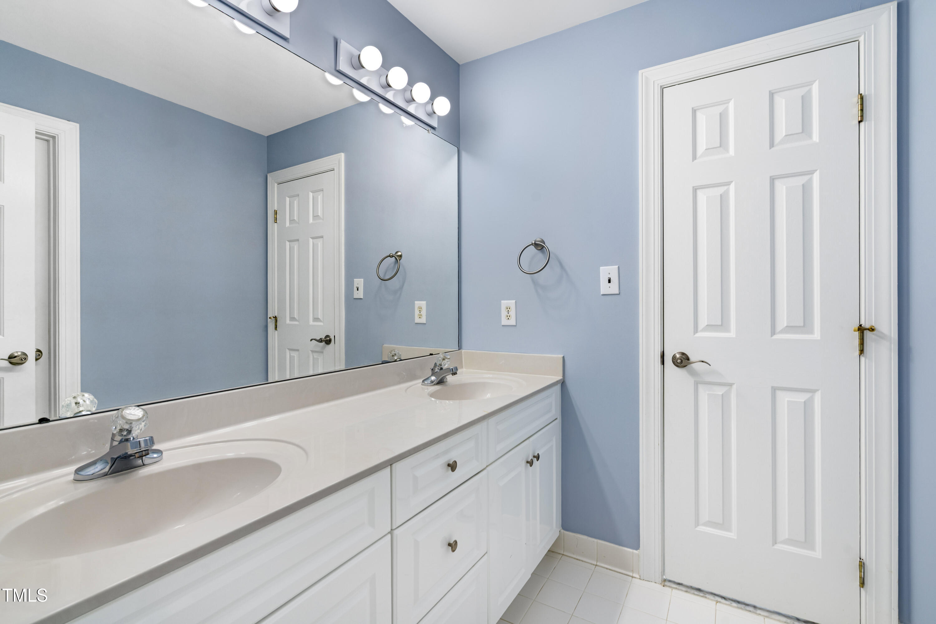 102 Glenmore Road Cary, NC 27519 - Photo 32 of 43 guest bath