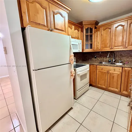 $1,900 | 13300 Southwest 1st Street, Unit 104O, Pembroke Pines, FL 33027