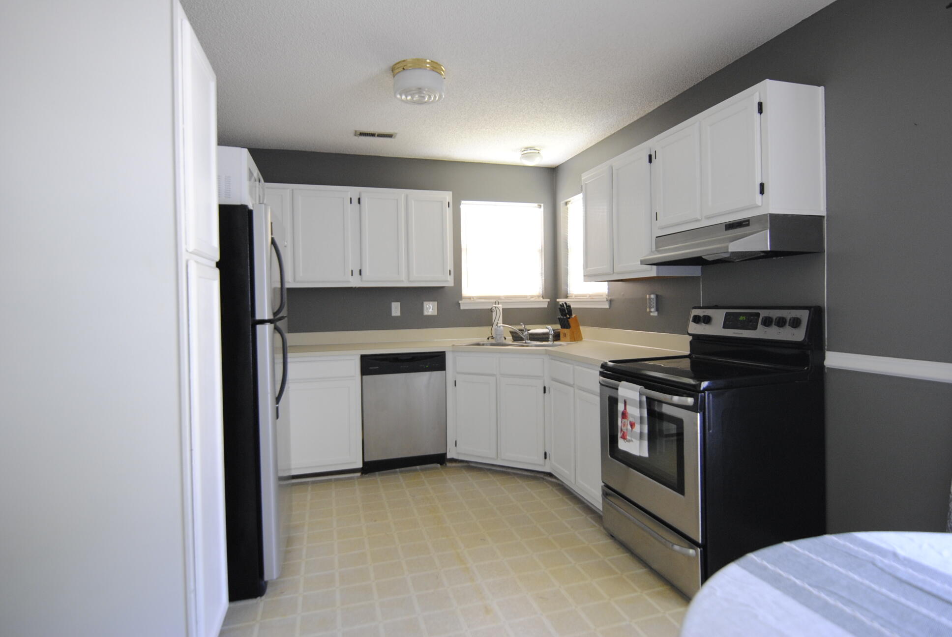457 Indigo Road Goose Creek, SC 29445 - Photo 4 of 16 _DSC0968
