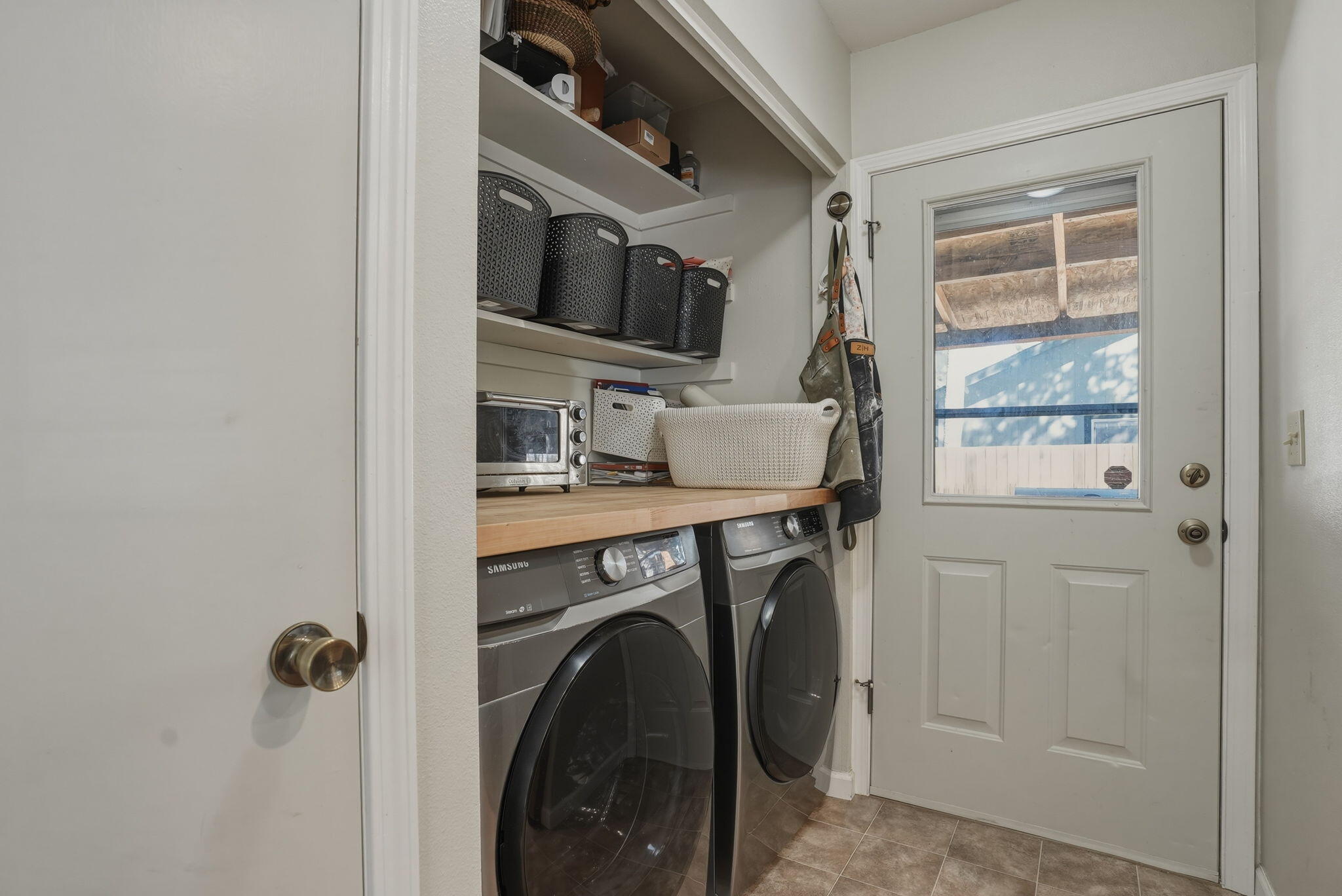 55601 Swan Road Bend, OR 97707 - Photo 22 of 41 40-web-or-mls-Riley_Visuals_040