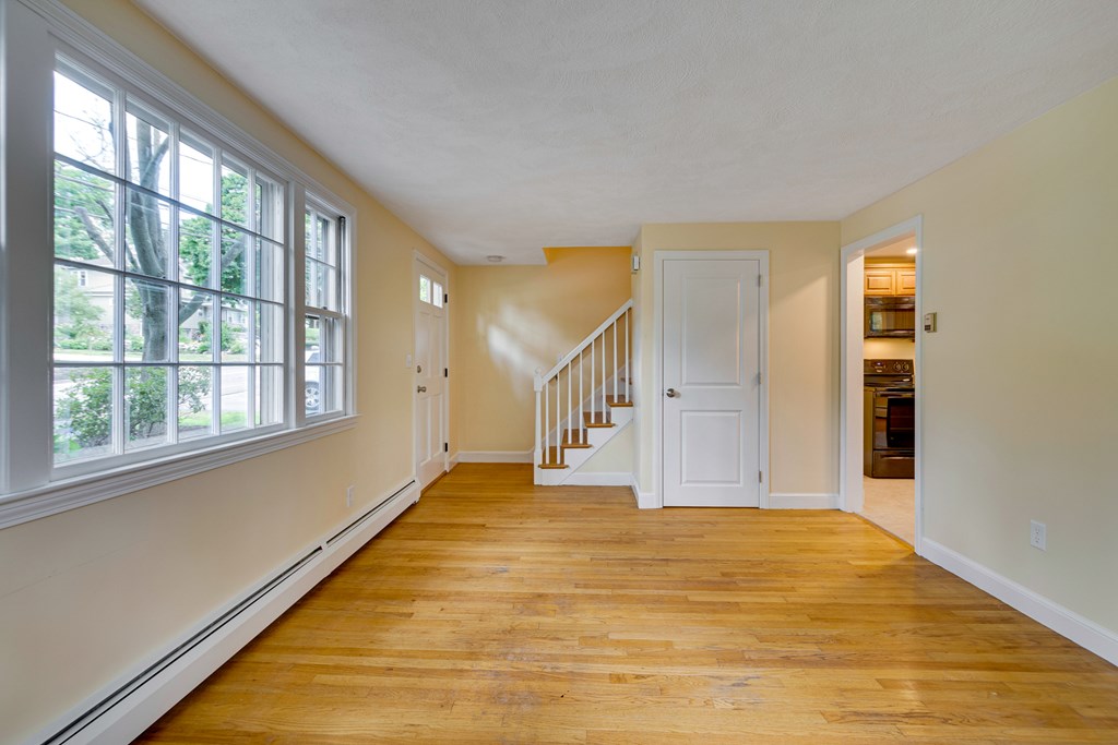 3 Ridge Street, Unit 3 Winchester, MA 01890 - Photo 4 of 20