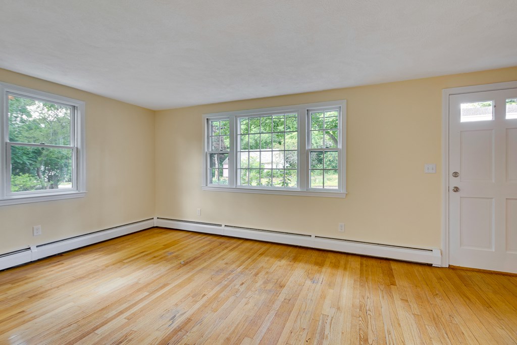 3 Ridge Street, Unit 3 Winchester, MA 01890 - Photo 5 of 20