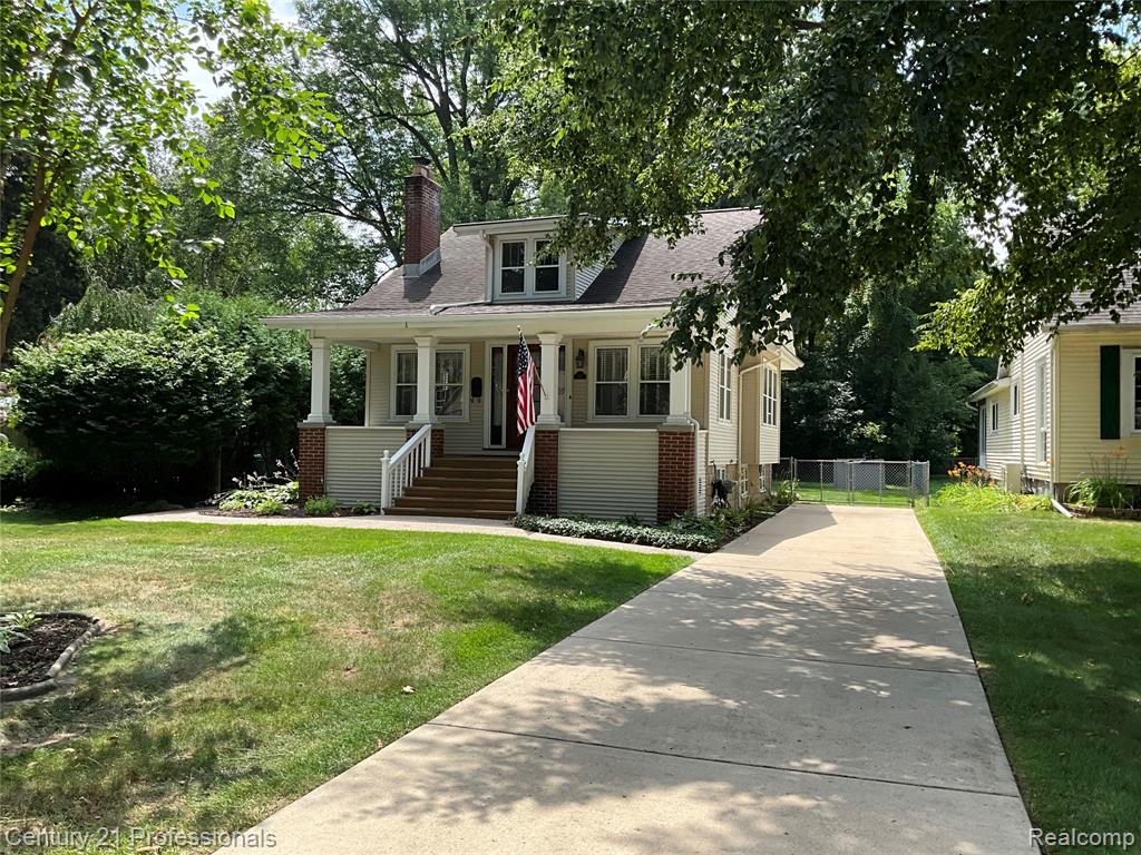216 Woodside Road Royal Oak, MI 48073 - Photo 3 of 37 Gallery Image 3