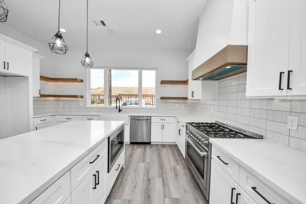 $2,750 | 1818 West Street, Houston, TX 77026