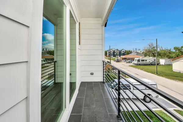 $2,750 | 1818 West Street, Houston, TX 77026