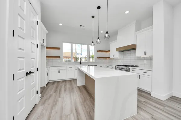 $2,750 | 1818 West Street, Houston, TX 77026