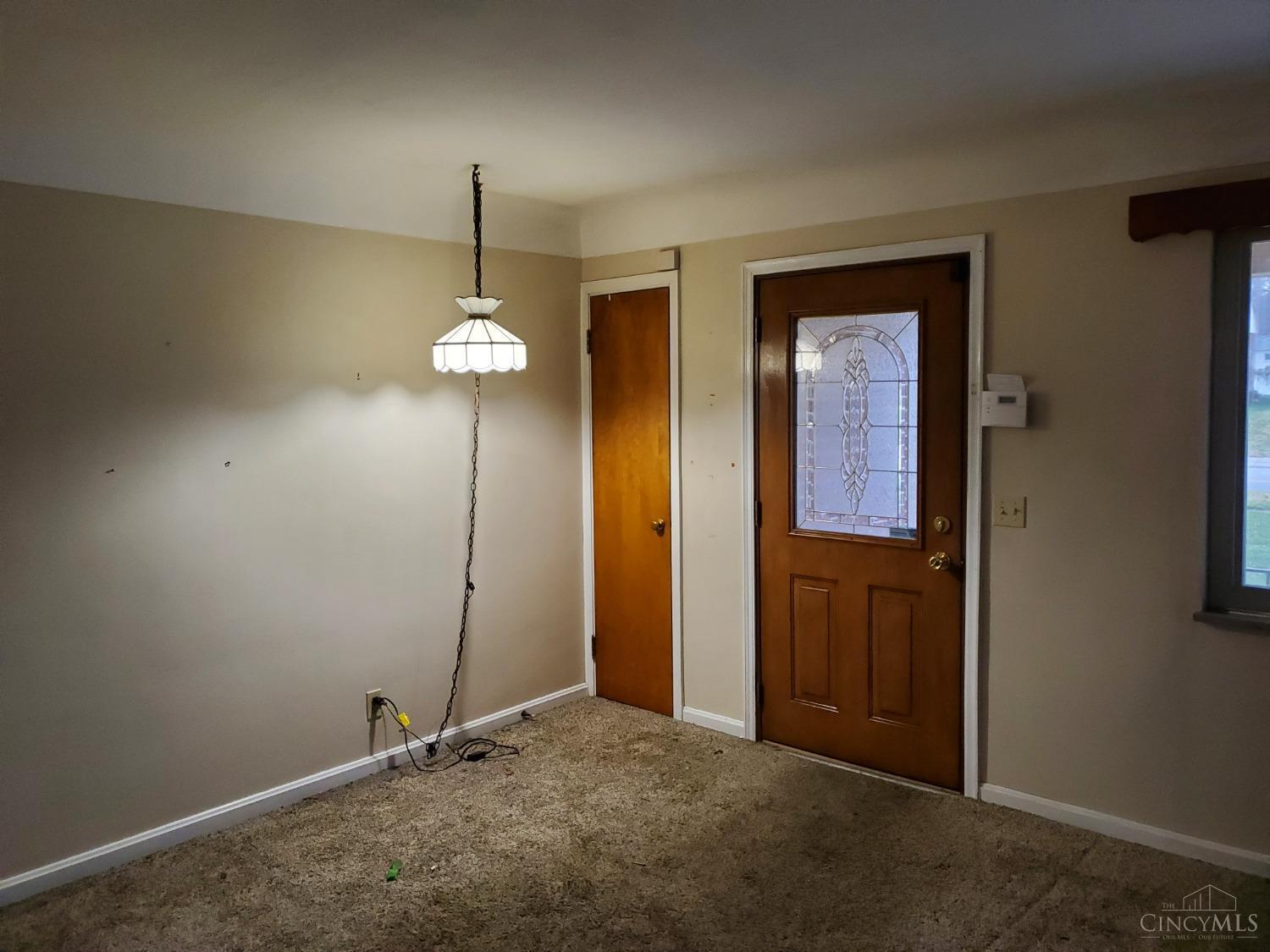 3291 West Galbraith Road Cincinnati, OH 45239 - Photo 3 of 13 Gallery Image 3