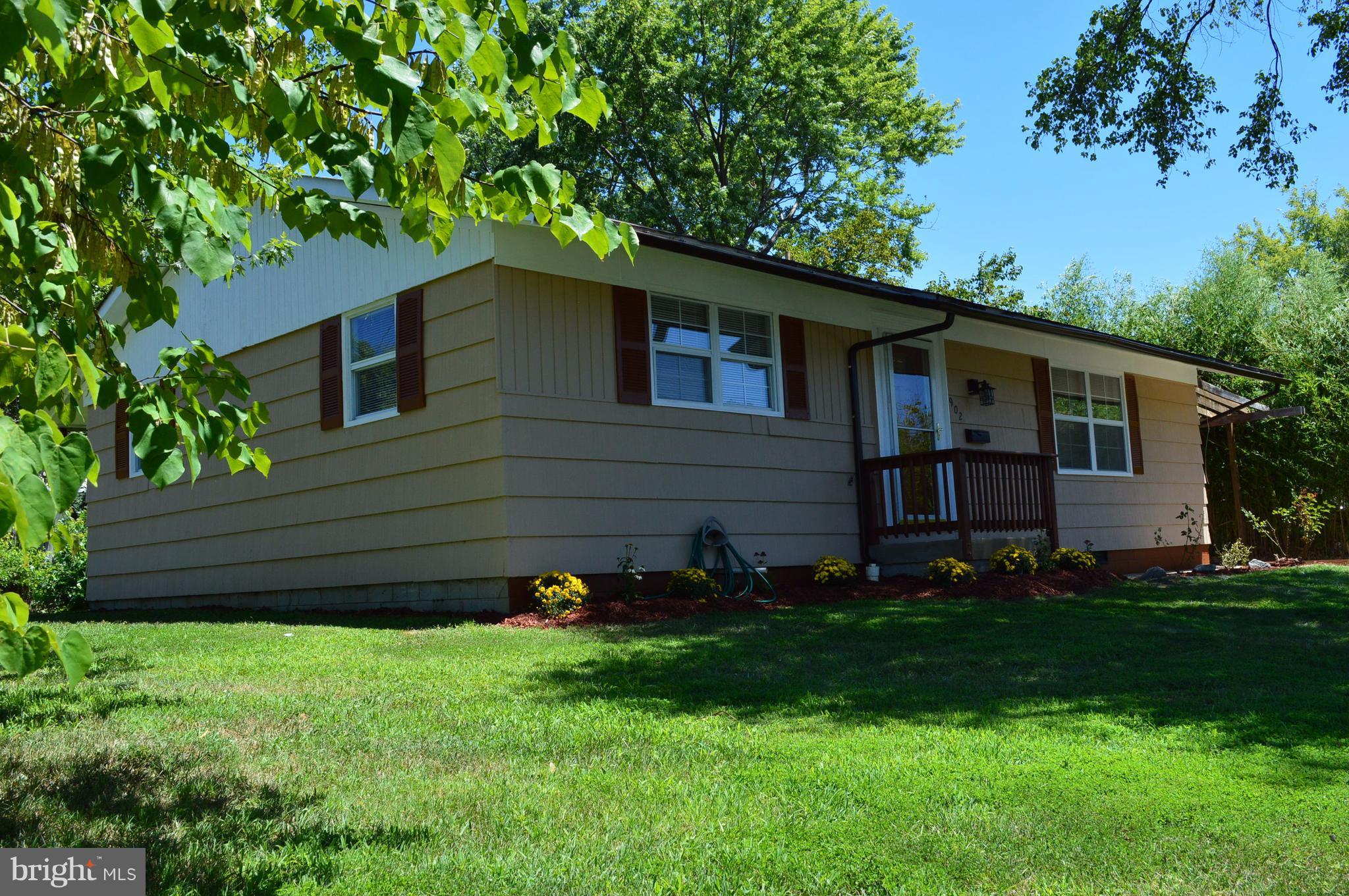 902 Wingfield Road Woodbridge, VA 22191 - Photo 2 of 15 Exterior (Front)