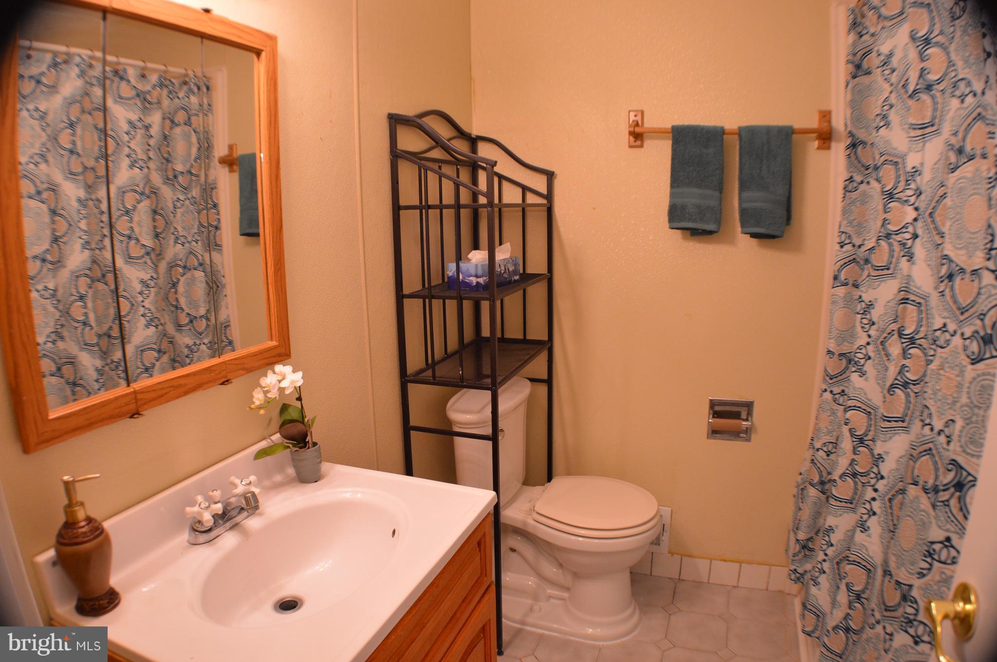 902 Wingfield Road Woodbridge, VA 22191 - Photo 13 of 15 Bath