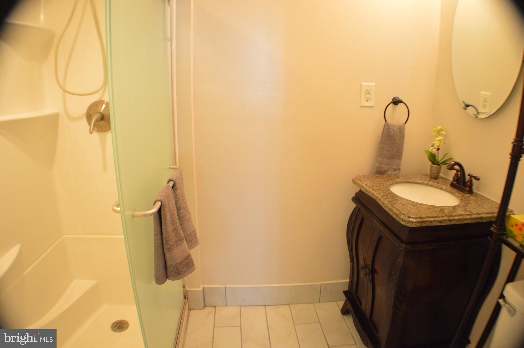 902 Wingfield Road Woodbridge, VA 22191 - Photo 14 of 15 Bath (Master)