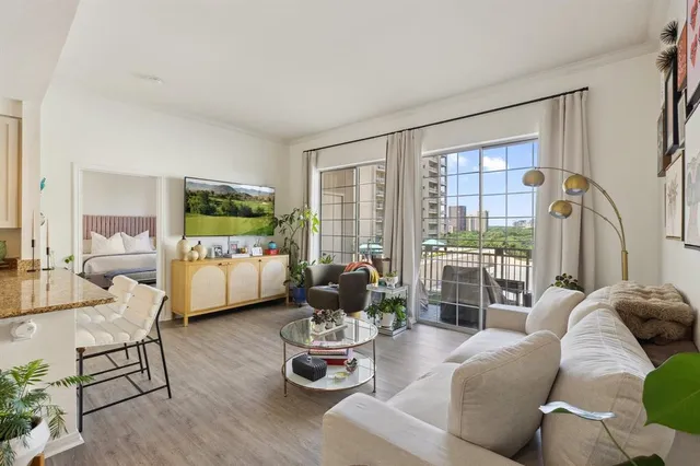 $435,000 | 3225 Turtle Creek Boulevard, Unit 611, Dallas, TX 75219