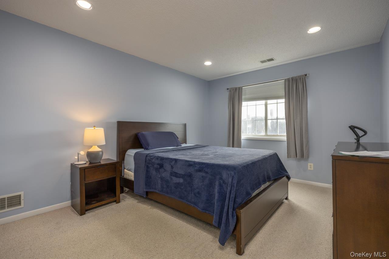 42 Eagle Ridge Way Nanuet, NY 10954 - Photo 21 of 30