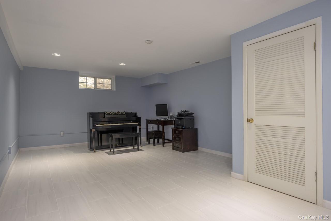 42 Eagle Ridge Way Nanuet, NY 10954 - Photo 23 of 30