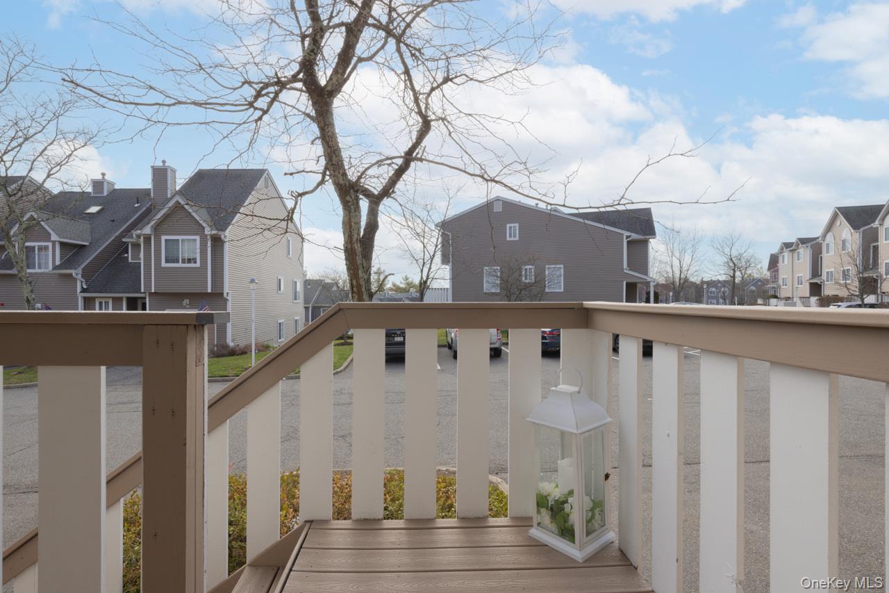 42 Eagle Ridge Way Nanuet, NY 10954 - Photo 4 of 30