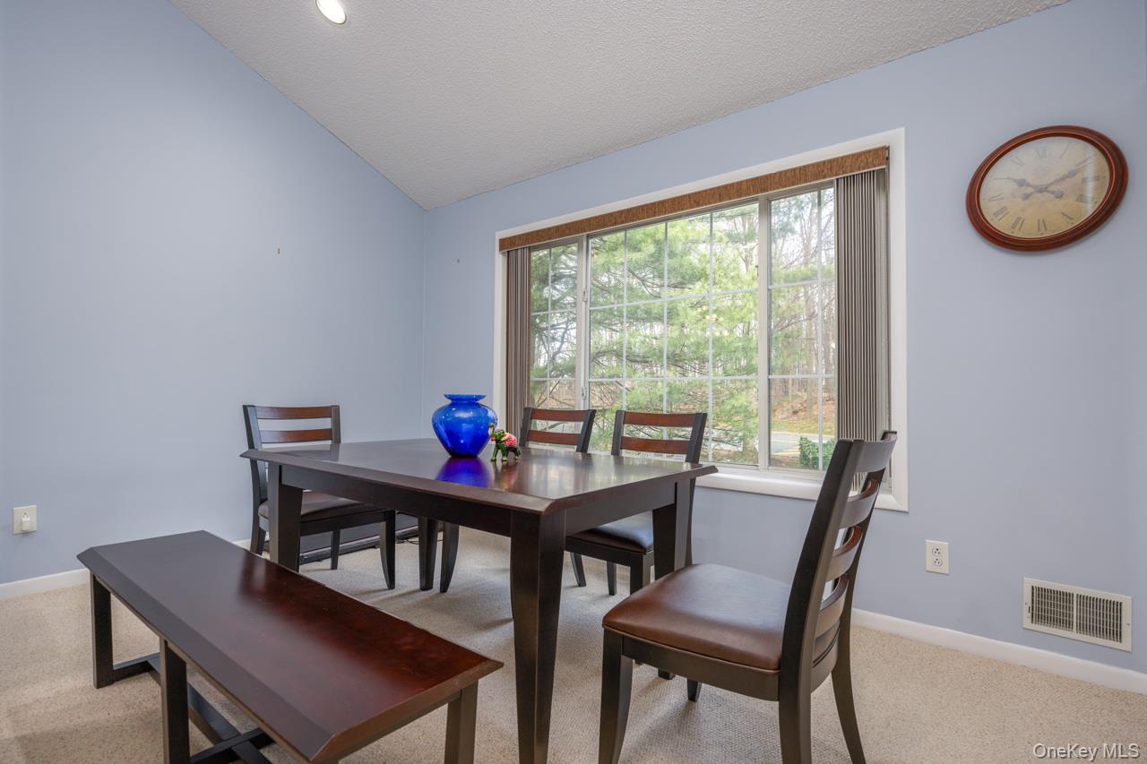 42 Eagle Ridge Way Nanuet, NY 10954 - Photo 8 of 30