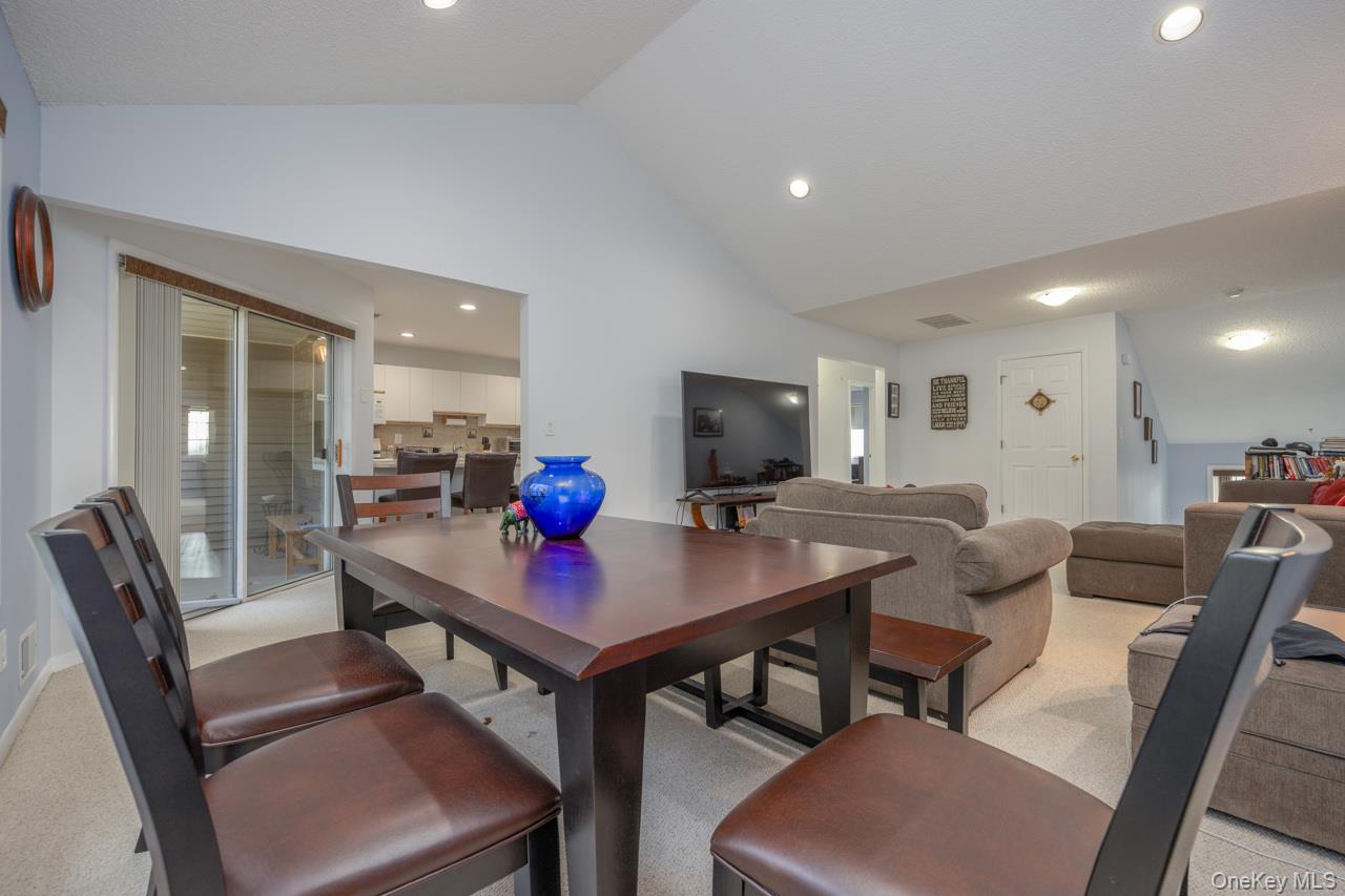 42 Eagle Ridge Way Nanuet, NY 10954 - Photo 10 of 30