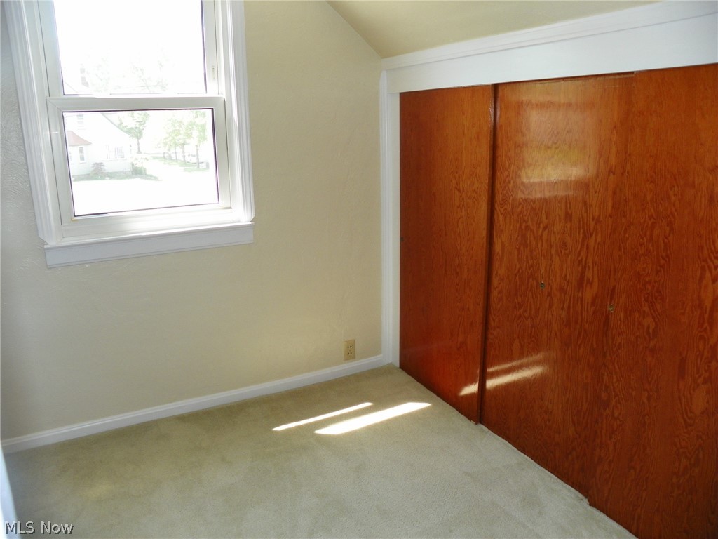 9404 Snow Road Cleveland, OH 44130 - Photo 14 of 32