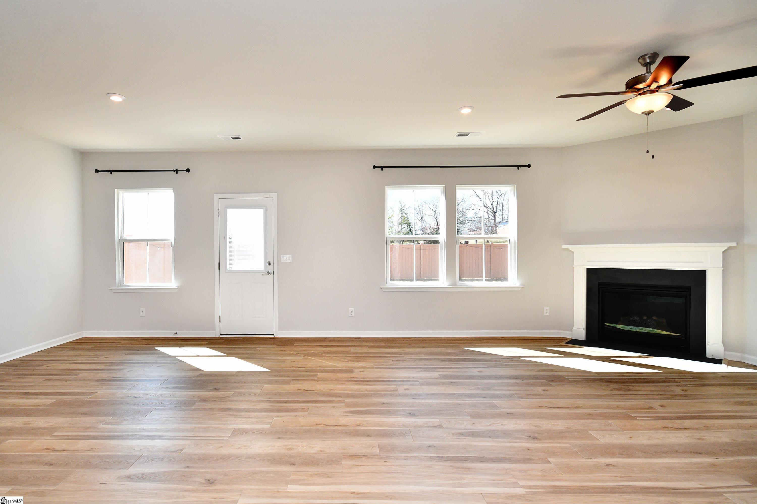 305 Indigo Circle Easley, SC 29642 - Photo 3 of 38