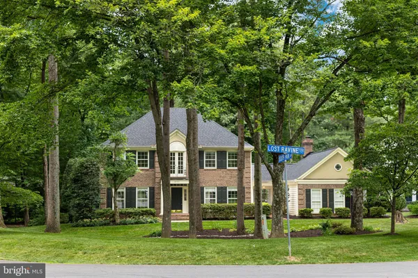 $1,319,000 | 9721 South Park Circle, Fairfax Station, VA 22039