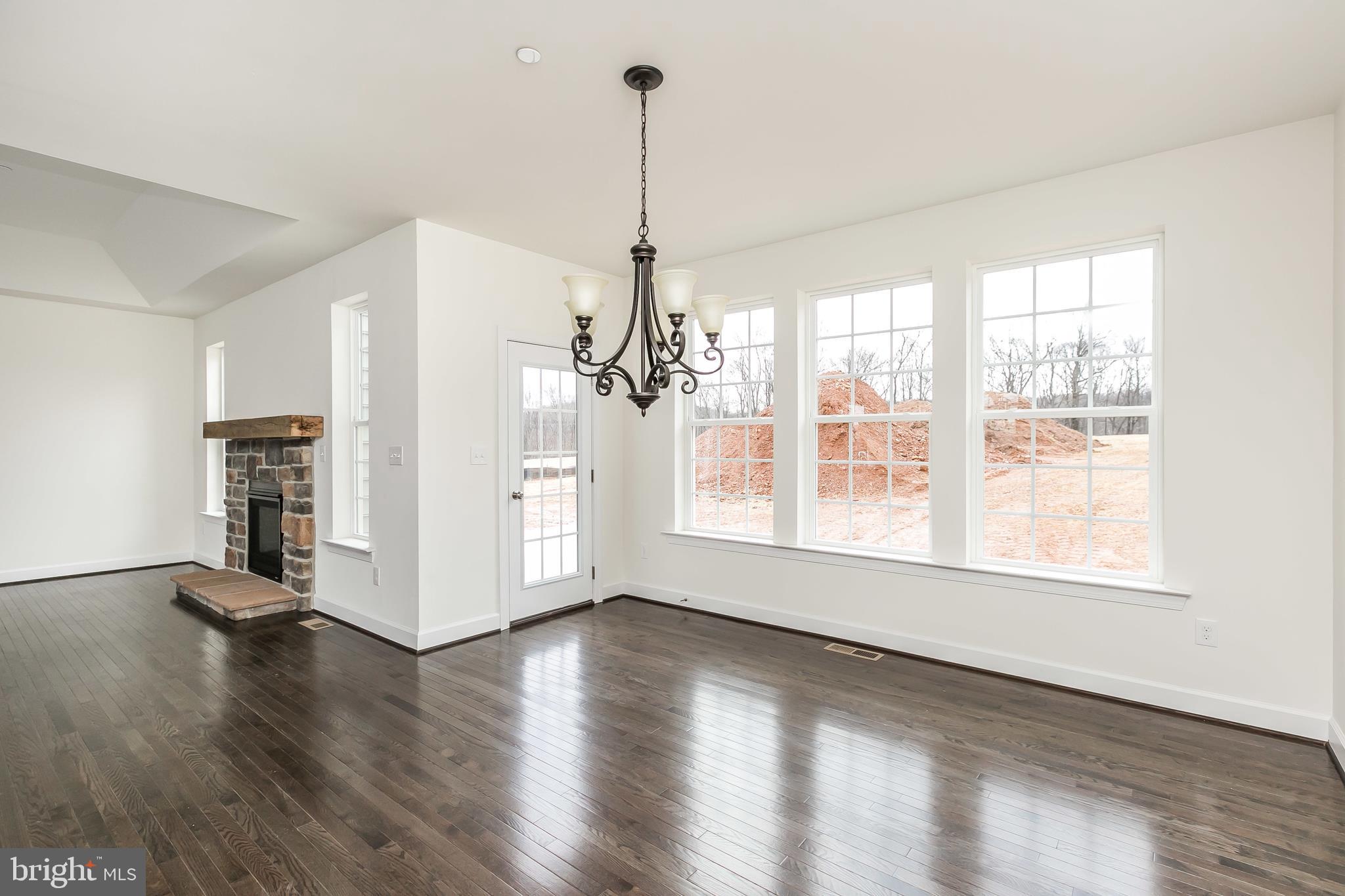 3446 Eastern Road Finksburg, MD 21048 - Photo 4 of 11 BRIGHT BREAKFAST AREA
