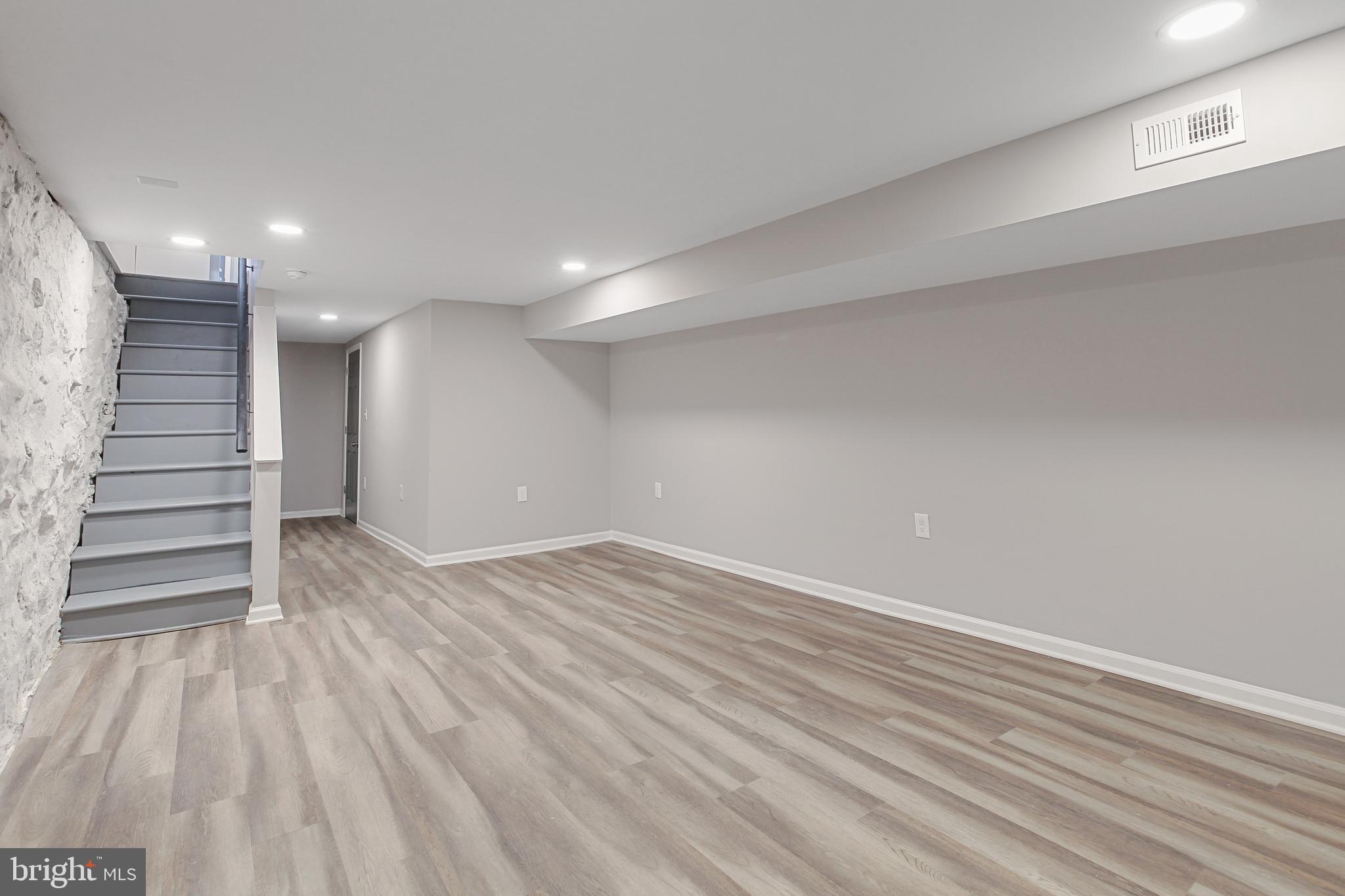 2712 Mosher Street Baltimore, MD 21216 - Photo 27 of 33