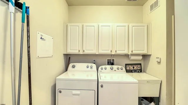 a view of empty room with window