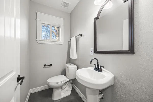 $459,900 | 1405 Walton Street, Houston, TX 77009