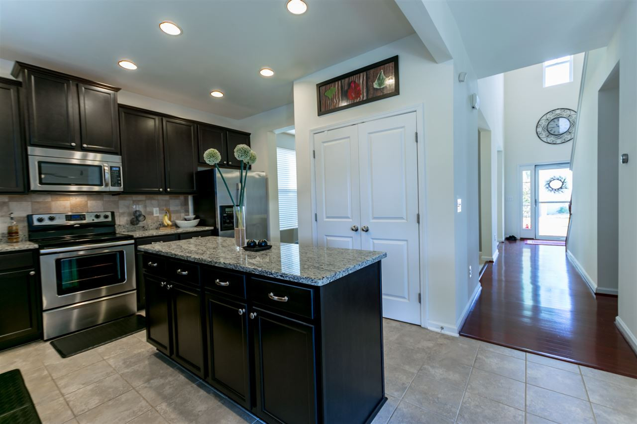1310 Willowcrest Road Durham, NC 27703 - Photo 8 of 23 Kitchen