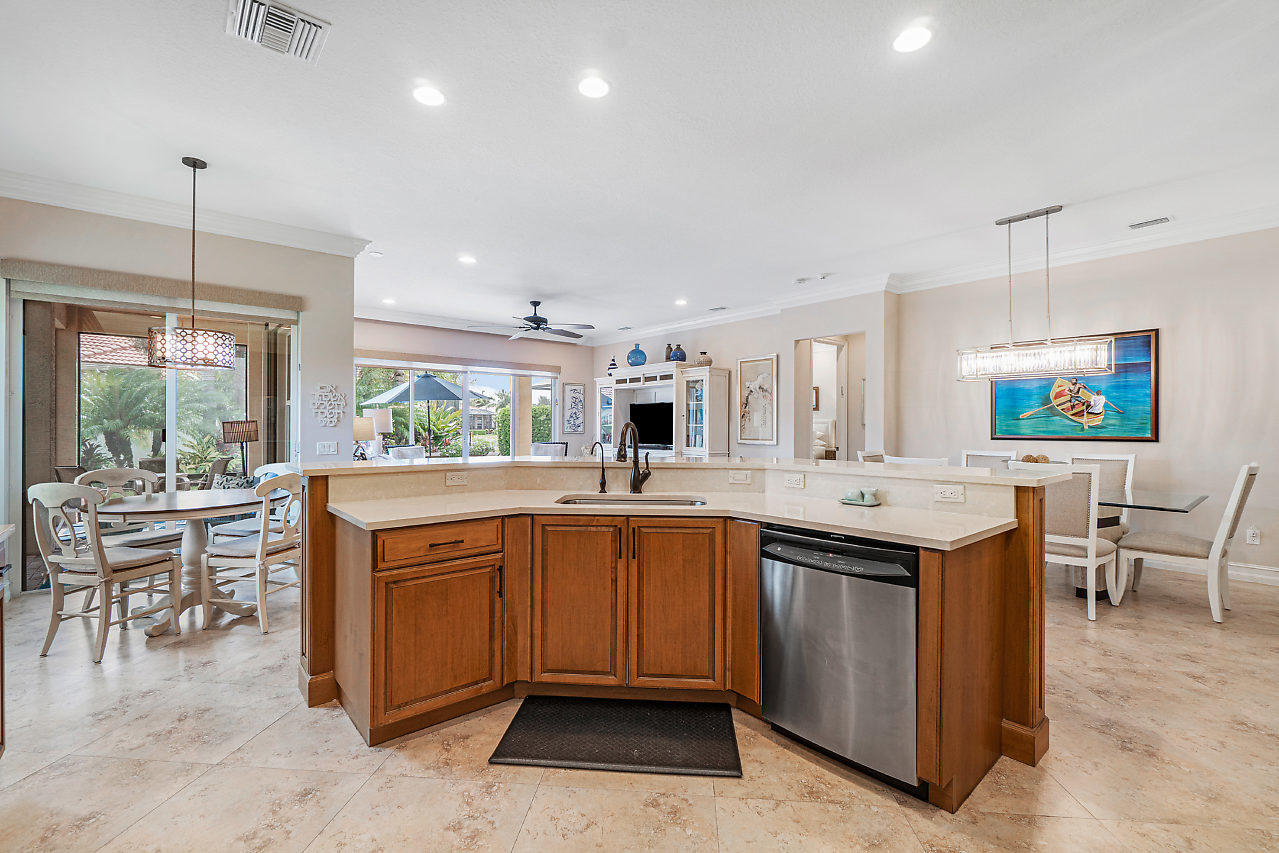 9356 Ivory Isle Road Boynton Beach, FL 33473 - Photo 11 of 45 Kitchen