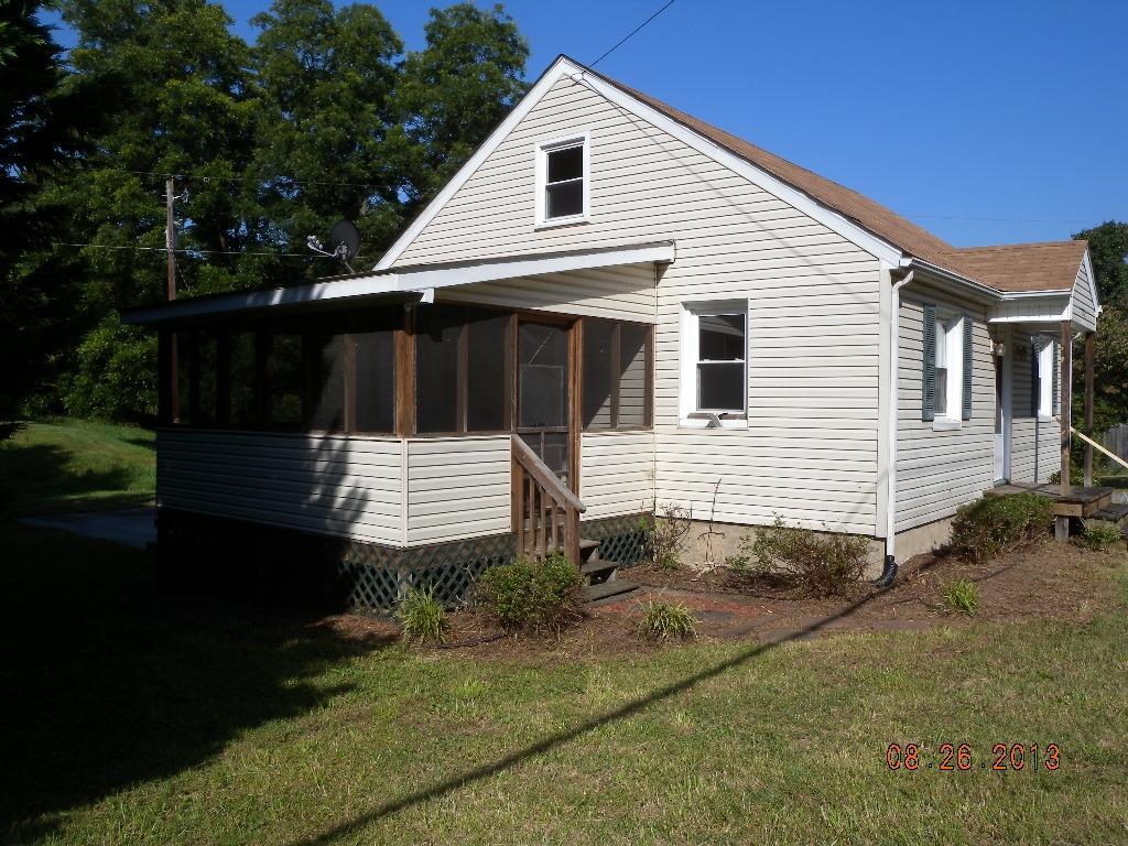 5729 Merriman Road Roanoke, VA 24018 - Photo 4 of 13 012
