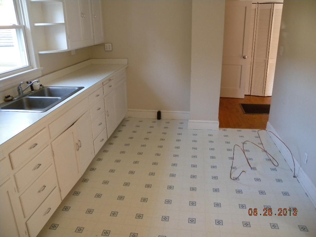 5729 Merriman Road Roanoke, VA 24018 - Photo 6 of 13 005