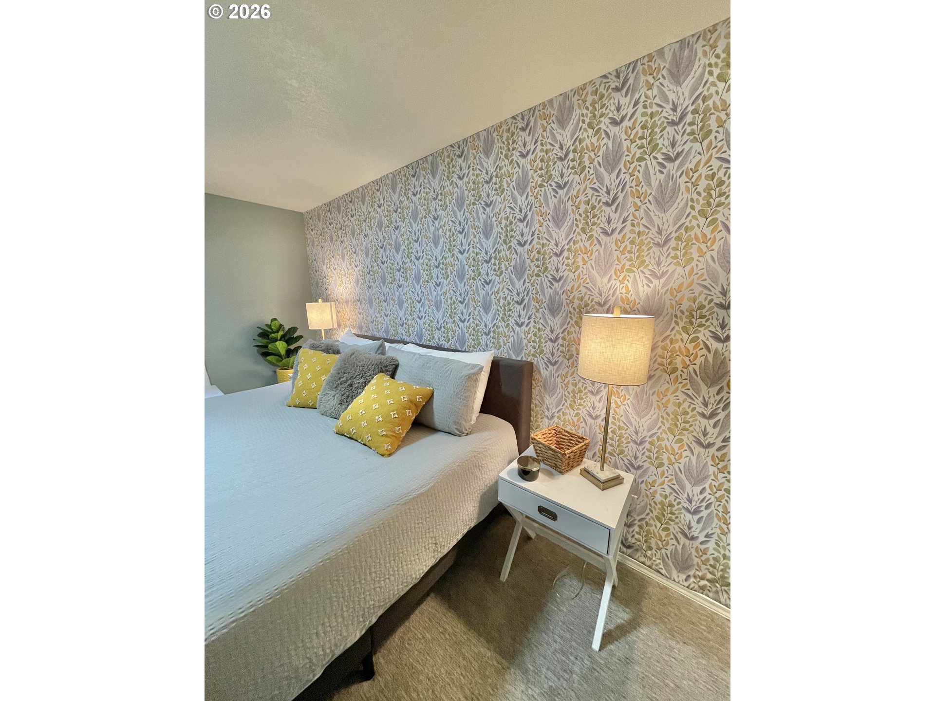 135 Wander Way Southeast Salem, OR 97301 - Photo 22 of 36 a bed room with a bed and a chair