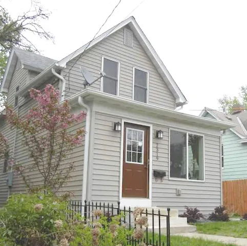 $2,700 | 2319 Cole Avenue Southeast, Minneapolis, MN 55414