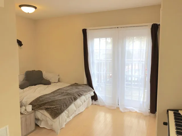 $2,700 | 2319 Cole Avenue Southeast, Minneapolis, MN 55414