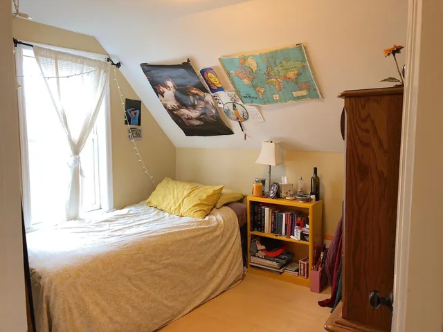 $2,700 | 2319 Cole Avenue Southeast, Minneapolis, MN 55414