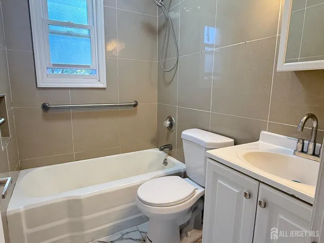 $2,800 | 19 Lahiere Avenue, Edison, NJ 08817