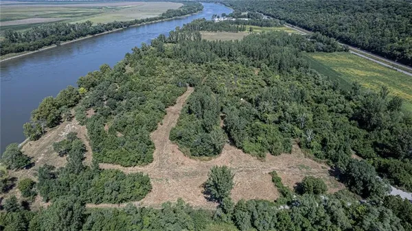$500,000 | 3500 Waterworks Road, St. Joseph, MO 64505