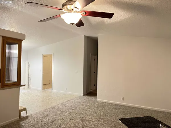 $399,900 | 11211 Highway 36, Mapleton, OR 97453