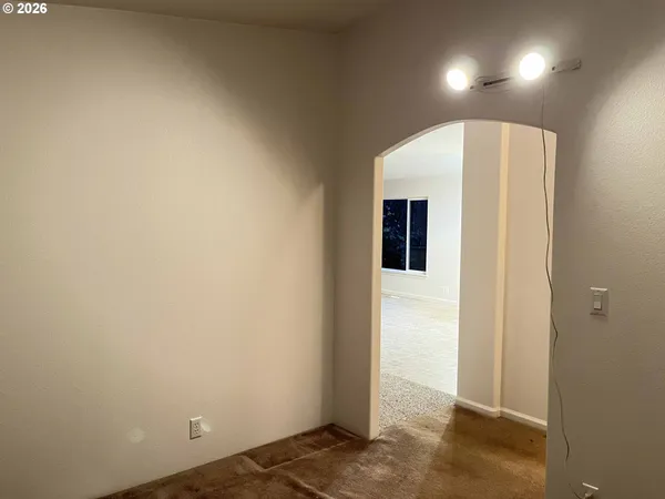 $399,900 | 11211 Highway 36, Mapleton, OR 97453