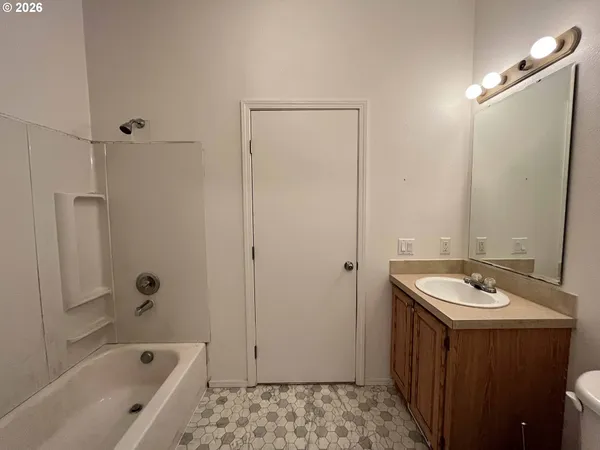 $399,900 | 11211 Highway 36, Mapleton, OR 97453