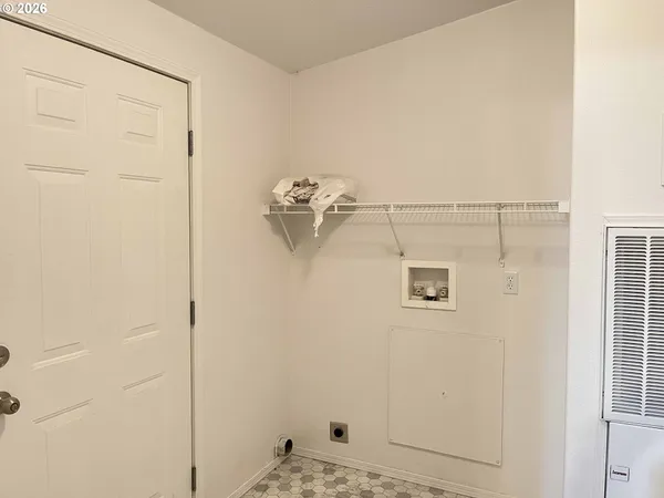 $399,900 | 11211 Highway 36, Mapleton, OR 97453