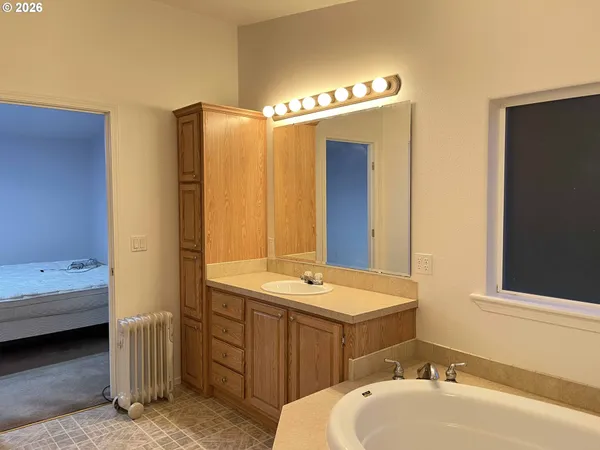 $399,900 | 11211 Highway 36, Mapleton, OR 97453