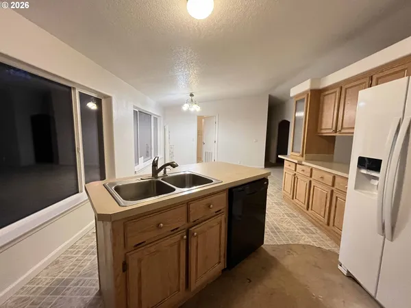 $399,900 | 11211 Highway 36, Mapleton, OR 97453