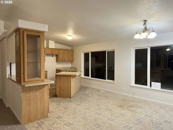 $399,900 | 11211 Highway 36, Mapleton, OR 97453