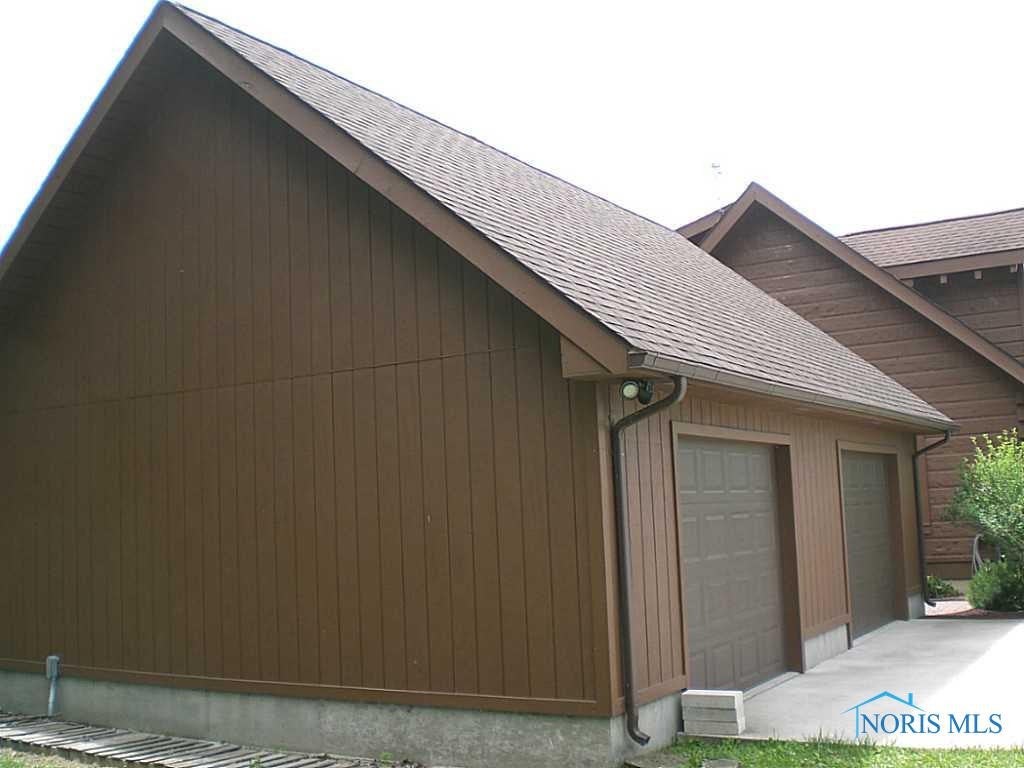 6654 Co Road Bryan, OH 43506 - Photo 16 of 20 Detached Garage.