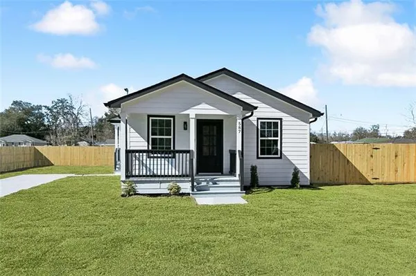 $279,900 | 587 West Easy Street, Destrehan, LA 70047