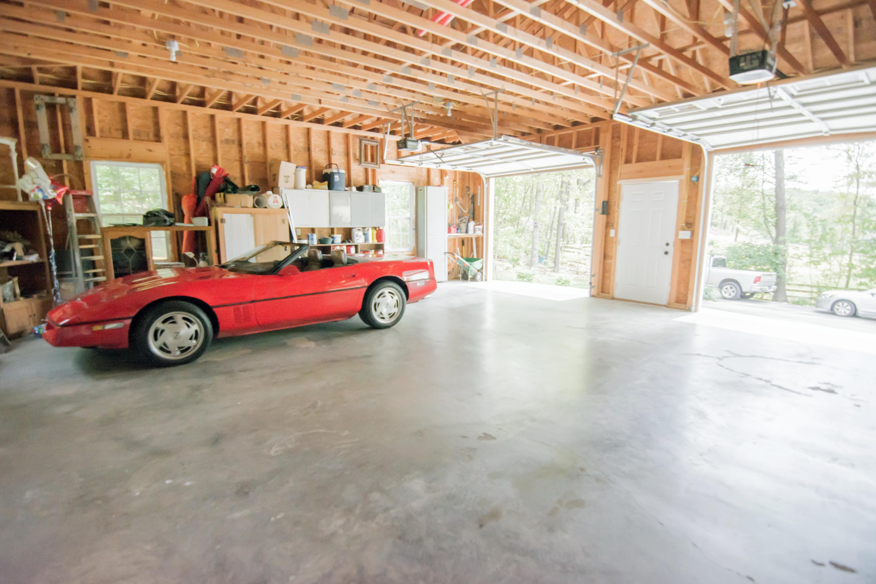 2468 Hudlow Loop Road Dunlap, TN 37327 - Photo 28 of 33 Garage
