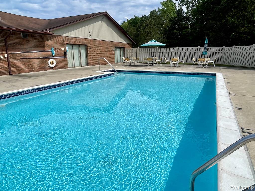 33765 Pondview Circle Livonia, MI 48152 - Photo 26 of 27