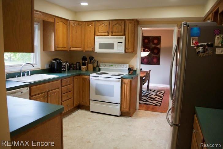 2810 Hillendale Drive Rochester Hills, MI 48309 - Photo 22 of 38
