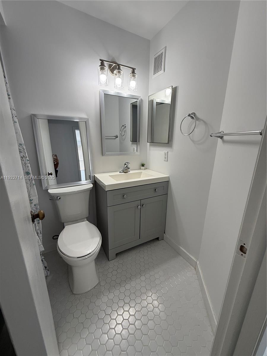 6860 Southwest 45th Lane, Unit 4 Miami, FL 33155 - Photo 12 of 21